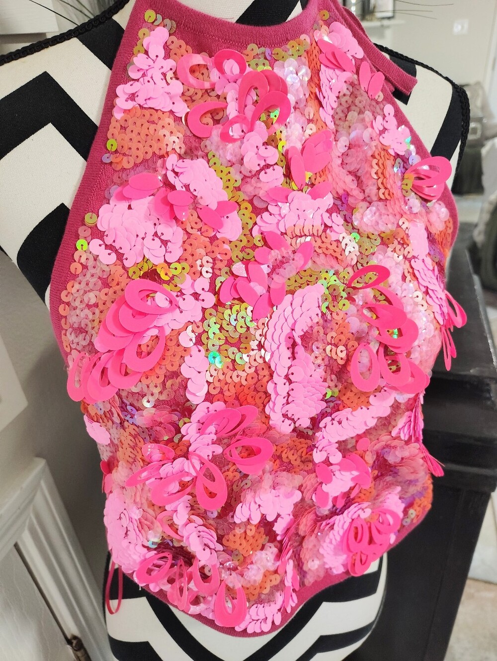 NWT Zara Hot Pink Sequin Halter Crop Top Limited Edition Women's Medium / Large - Picture 12 of 12